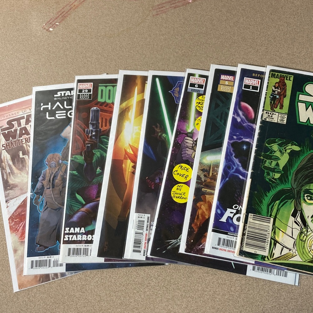 Marvel Star Wars Comic Book Set with Green and Blue Covers